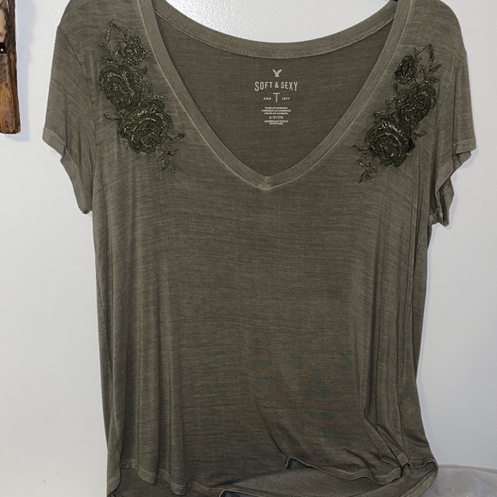 Green size small American Eagle shirt